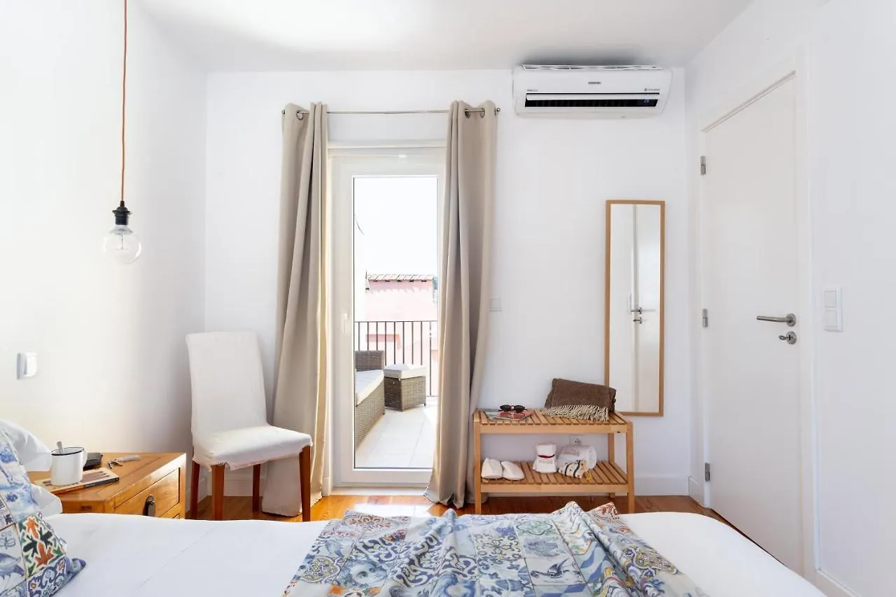 Апартаменты Principe Real, Hidden Terrace, Lisbon Views By Courtesy Morning 0*,